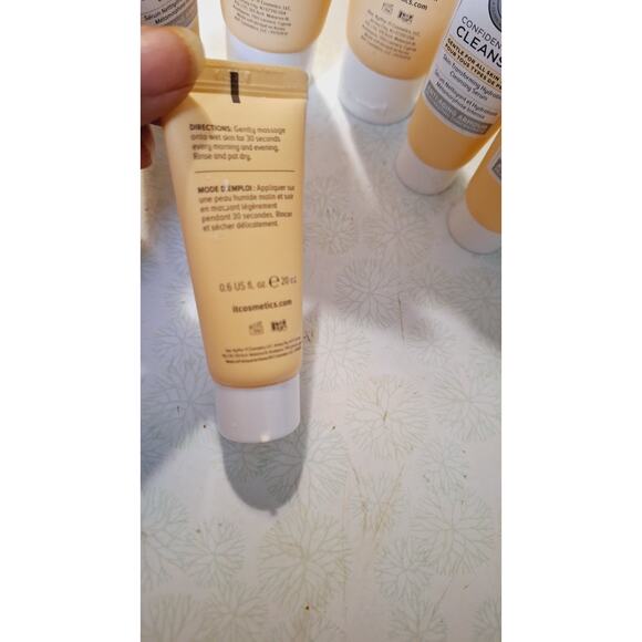 IT Cosmetics Confidence in a Cleanser Travel Size 0.6 oz - 1.7 oz Each, Set Of 6 - Picture 4 of 4